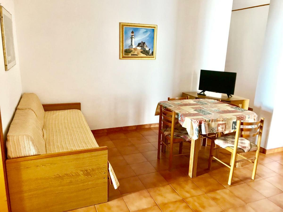 Appartamenti Oleandri Вьесте Экстерьер фото