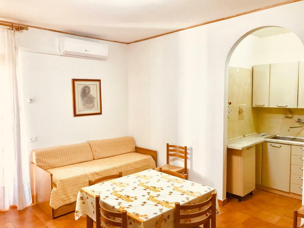 Appartamenti Oleandri Вьесте Экстерьер фото